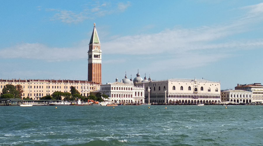Clicca per accedere all'articolo Ticket d'accesso a Venezia, Leoni: «Per medici e pazienti nessun problema»