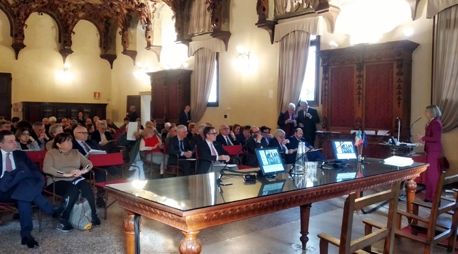 Clicca per accedere all'articolo Una sanità più efficace in Italia? Solo se si investe sui professionisti. Ma con una visione nuova
