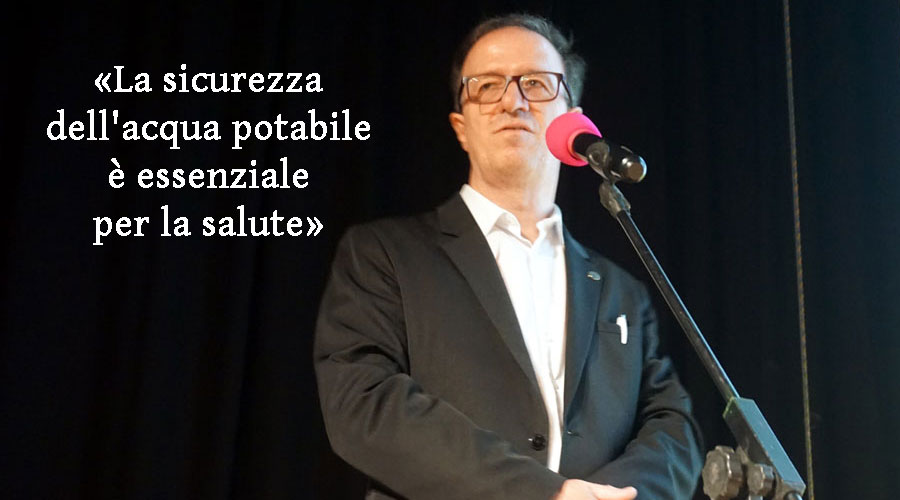 Clicca per accedere all'articolo Qualità dell'acqua: iniziativa Veritas-Ca' Foscari. Samueli: «Acqua sicura essenziale per la salute»
