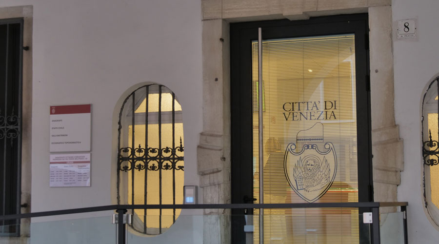Clicca per accedere all'articolo Carta d'identità cartacea: addio dal 3 agosto. Il Comune di Venezia spiega come sostituirla