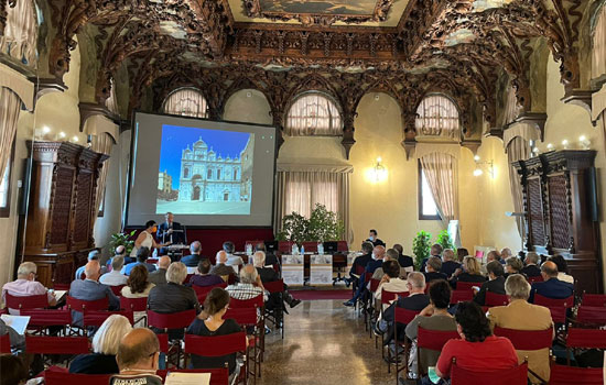 Clicca per accedere all'articolo La crisi della professione tra tante responsabilità e diritti poco rispettati